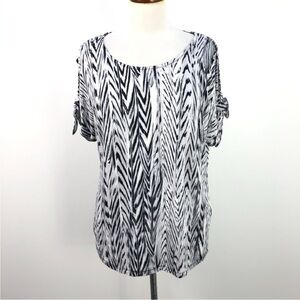 Calvin Klein Black, Grey, and White Chevron Print top sz M